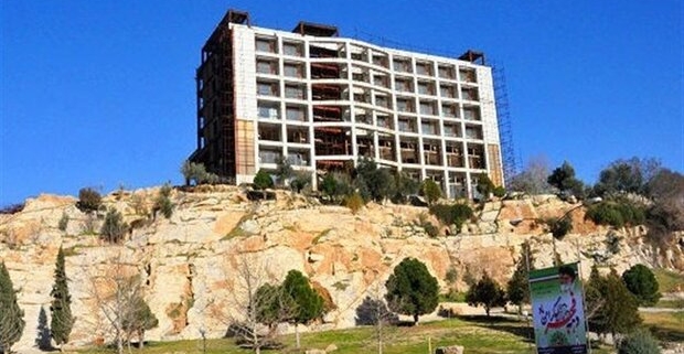 هتل صخره‌ای