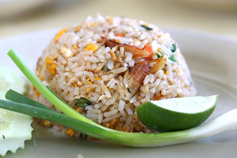 برنج سرخ شده Khao pad